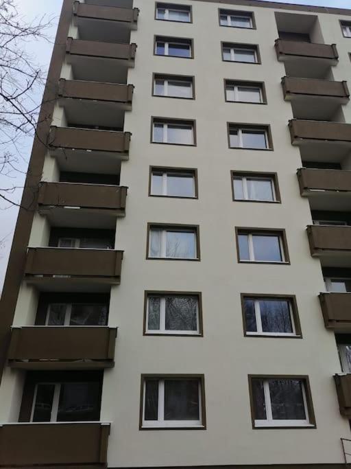 Apartment Charkovska Karlovy Vary Esterno foto