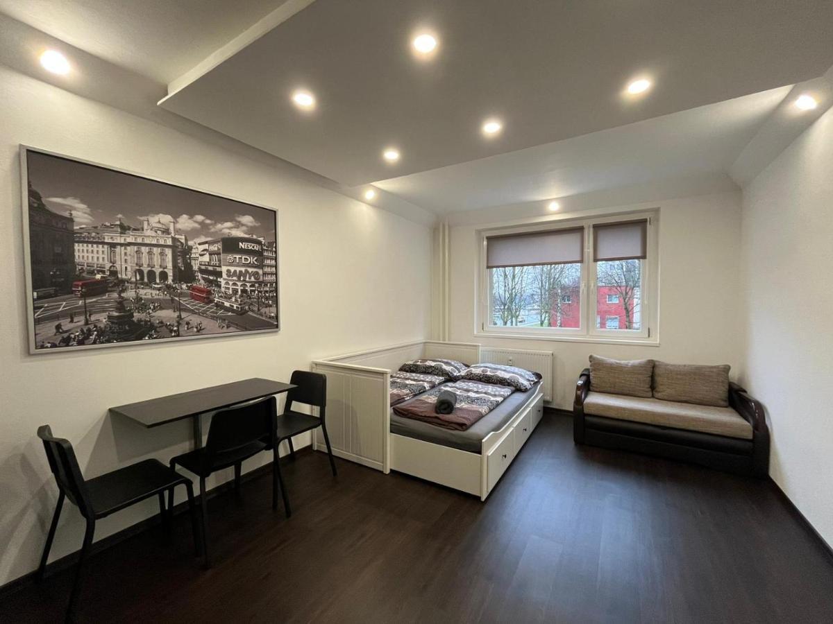 Apartment Charkovska Karlovy Vary Esterno foto