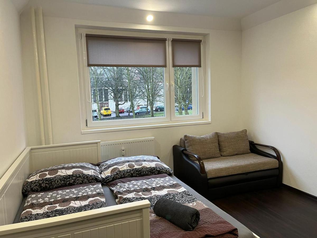 Apartment Charkovska Karlovy Vary Esterno foto